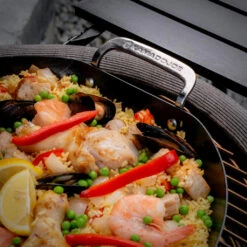 Kamado Joe KARBON STEEL™ Paella Pan -Zwiling Grill Shop KJ15124722 07 CloseUpFood