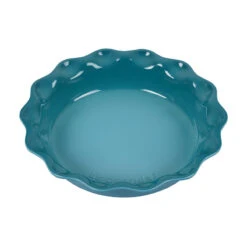 Le Creuset Heritage Pie Dish -Zwiling Grill Shop RS17014 HeritagePieCarib 1 lpr